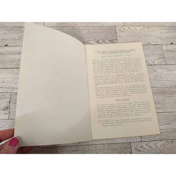 Pest Control Guide Fruit - University Illinois Ag Extension Leaflet 4 - Vtg 1965 - Picture 5 of 8